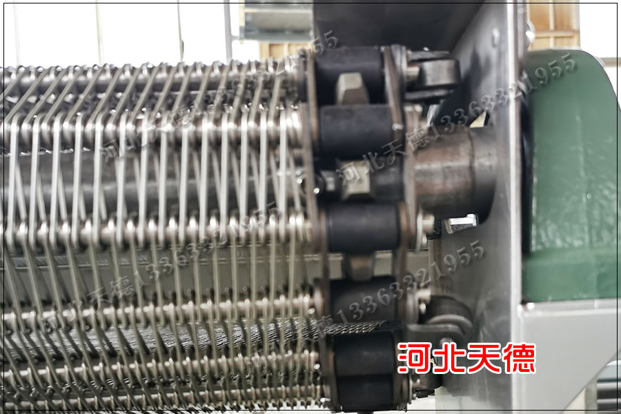 網(wǎng)帶輸送機